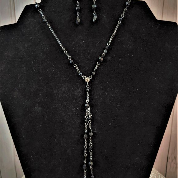 Victorian Style Necklace & Earring Set - Picture 2 of 11